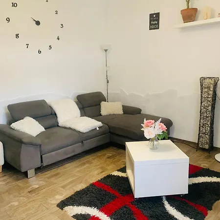 Szilviapartman 公寓 *