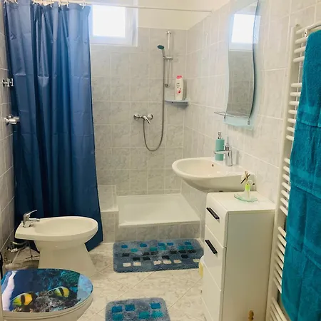 Szilviapartman Διαμέρισμα *