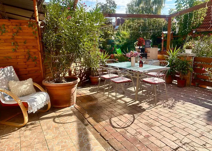 Szilviapartman Апартаменты *